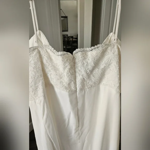 Elegant Off White Empire Waist Lace Full-Length Fully Lined Sheath Wedding Dress - Picture 4 of 6